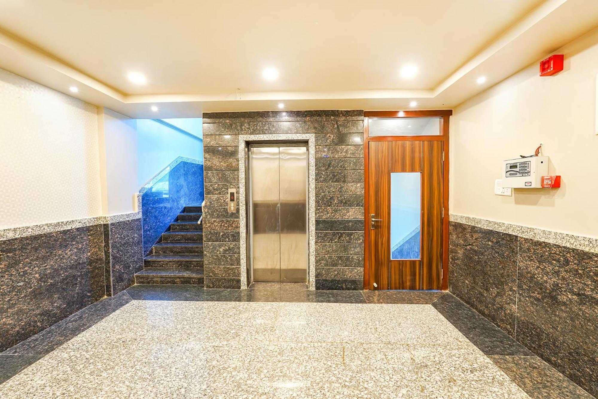 Fabhotel Grand Falcon Bangalore Exterior foto